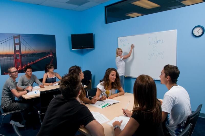 サンディエゴ・サンタモニカの語学学校「CEL」の授業風景