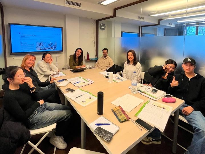 Kingsbrook,授業,生徒,教師,クラス