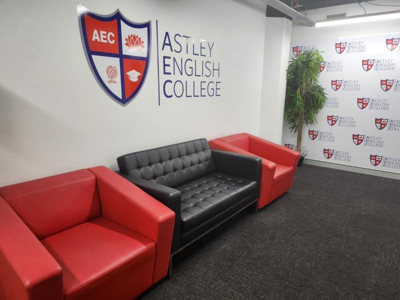 Astley English College受付