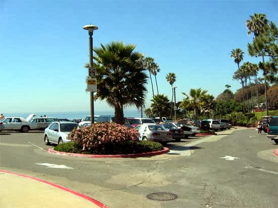 Swamis Seaside Parkの駐車場
