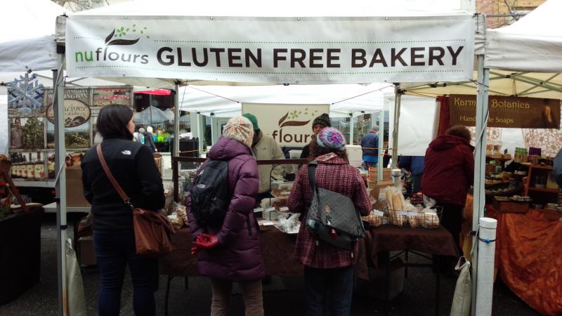 ファーマーズ・マーケットにて、Gluten-Freeのパン屋さん